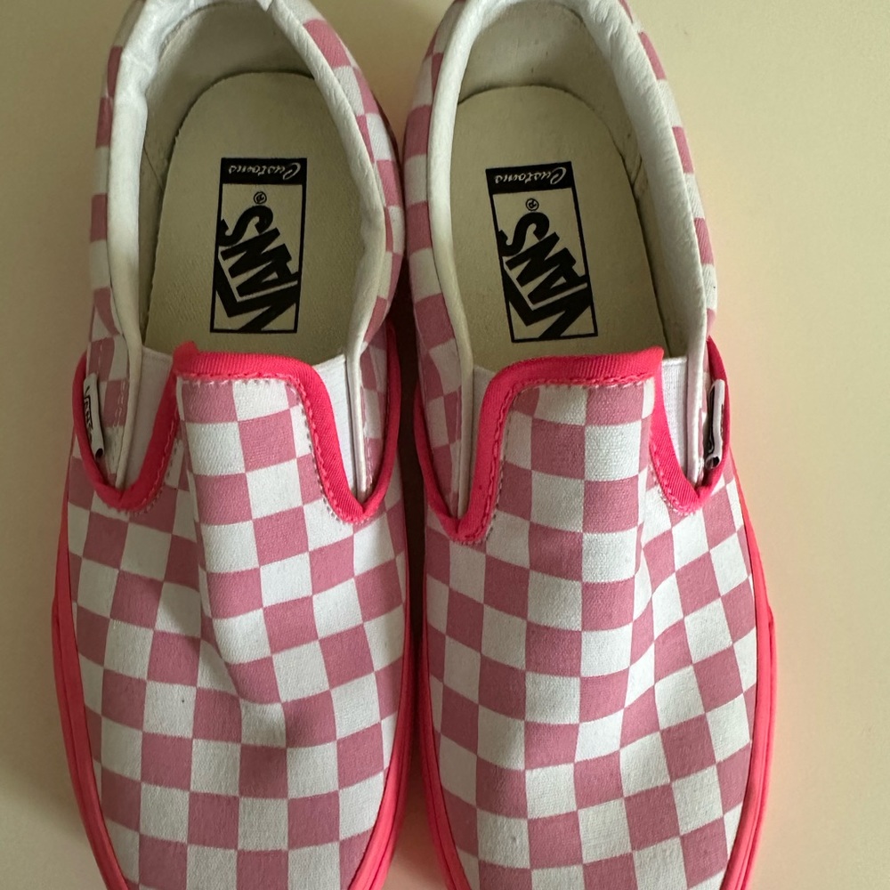 New without box Custom Pink Vans size women’s 7